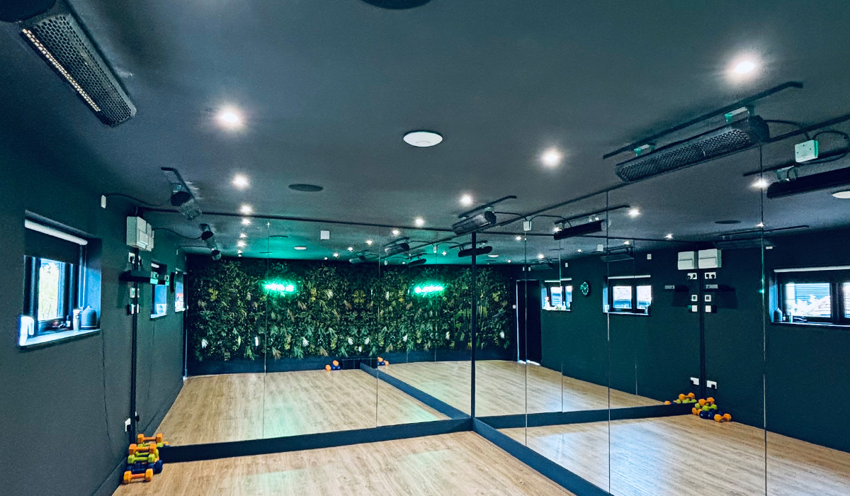 Aquecimento por infravermelho Herschel: aulas de ioga quente por infravermelho e pilates inferno no Hot Barn.